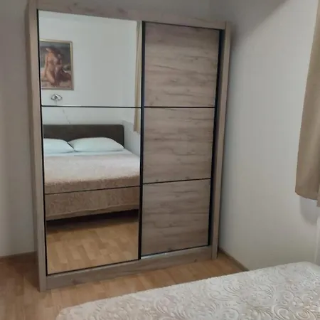 Apartment Seman